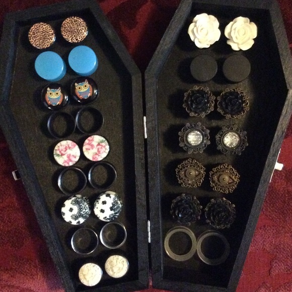 Hot Topic Jewelry - Lot of 3/4in & 7/8in Plugs